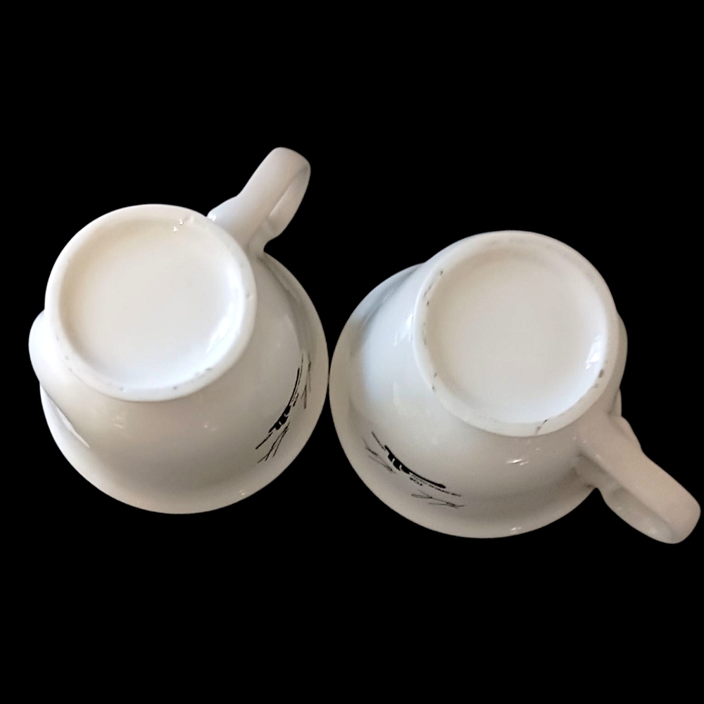 2 Baileys Wink Face Mugs Cups Signed Helen Hunt for Los Angeles Youth Network - Picture 5 of 16